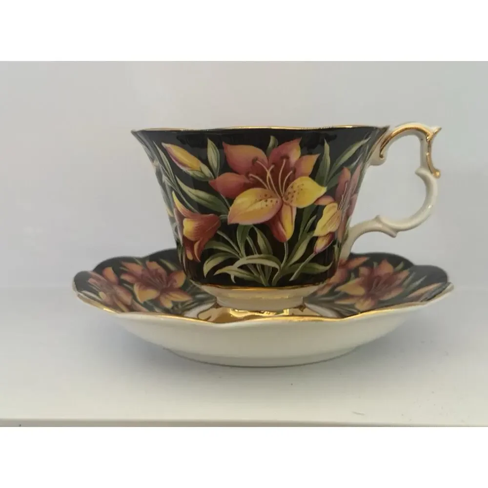 Royal Albert Provincial Flowers PRAIRIE LILY Teacup Saucer Set England 1975